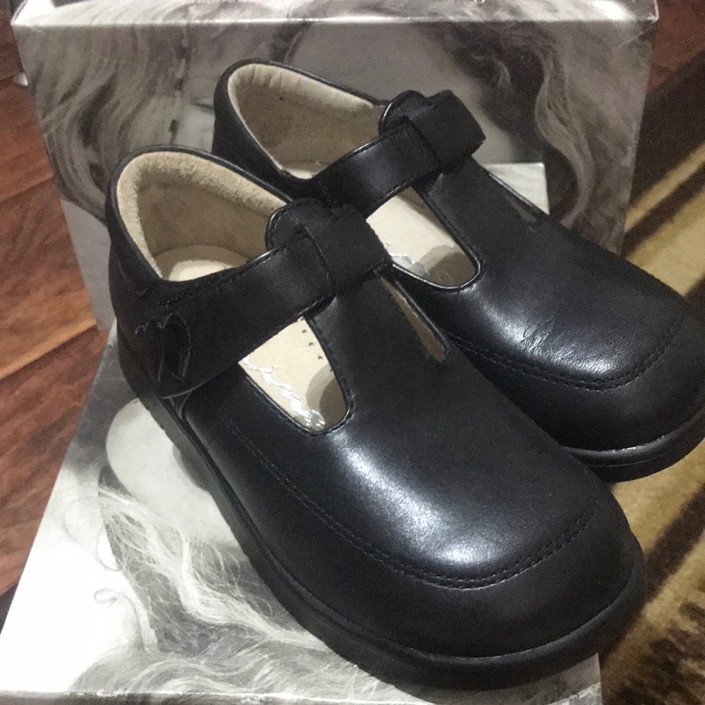 Girl black Velcro t-strap  - Firm Price